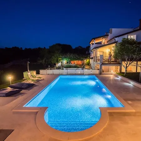 بيت للعطل Istrian Tavern Next To The Pool